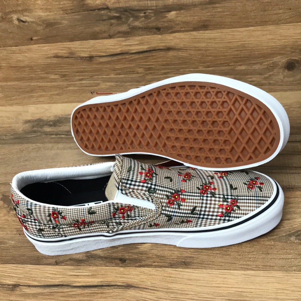 VANS CLASSIC SLIP ON BRAND NEW - Picture 11 of 16